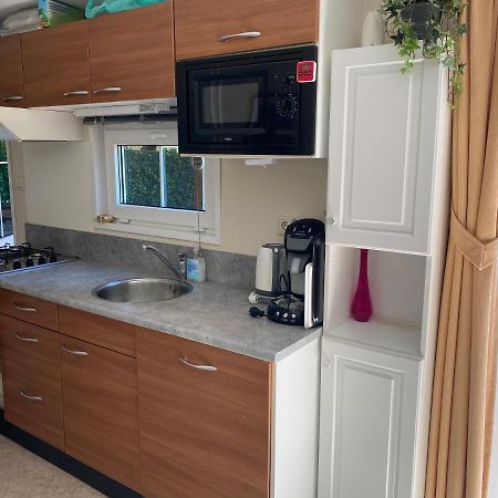 Ruim privacyvol chalet met overdekt terras Ermelo Buitenkant foto