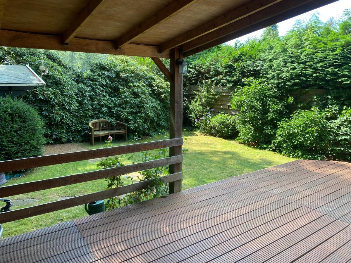 Ruim privacyvol chalet met overdekt terras Ermelo Buitenkant foto